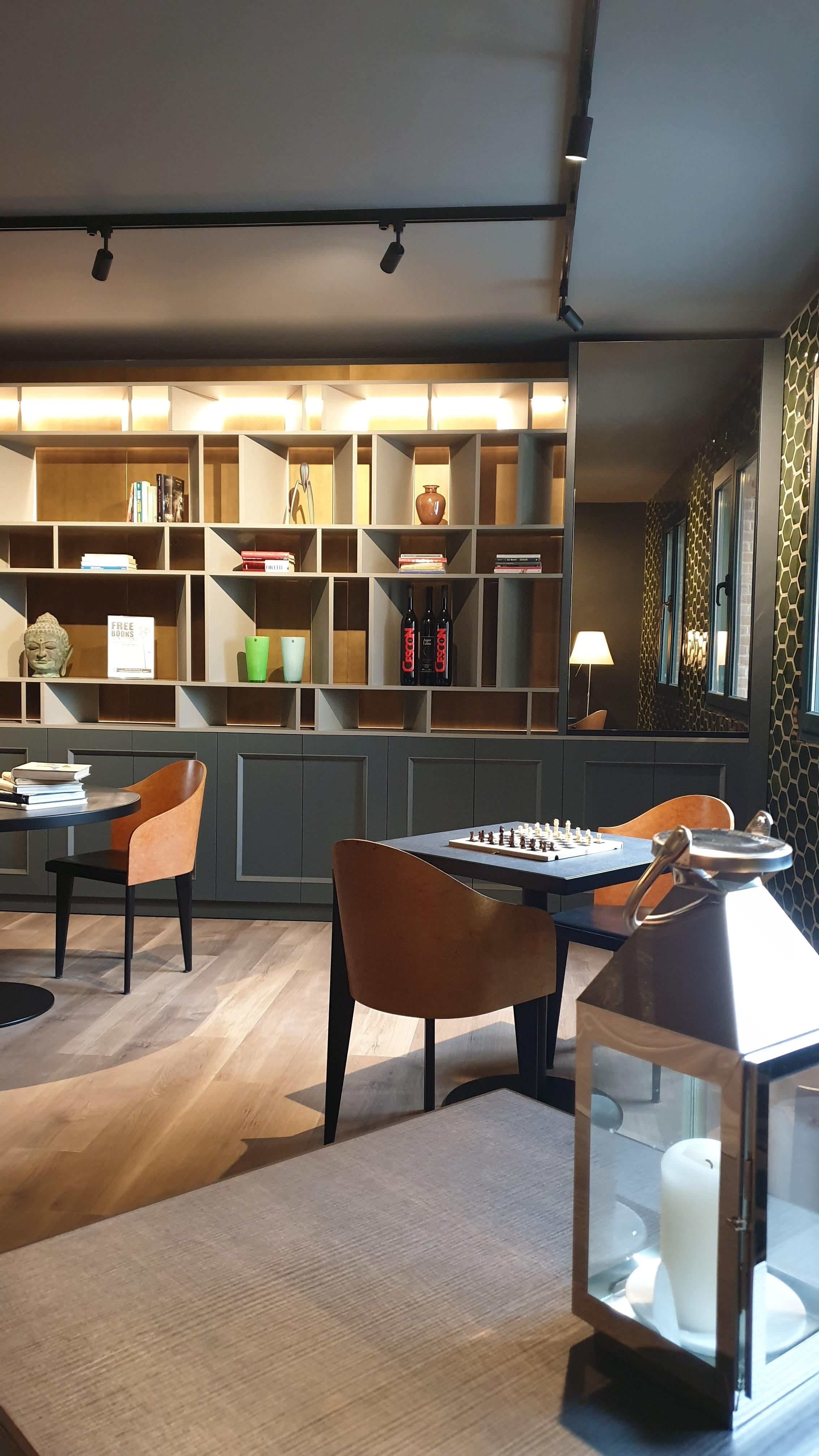 Aparthotel Elite & 4*